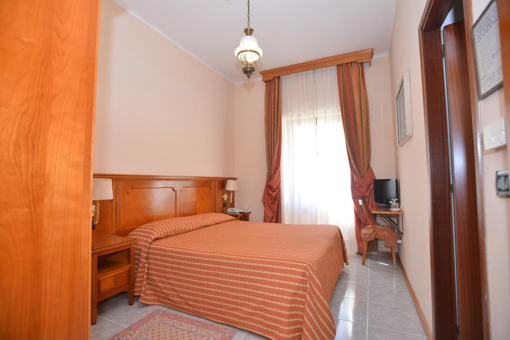 Hotel Acqui & Centro Benessere أكوي تيرمي الغرفة الصورة