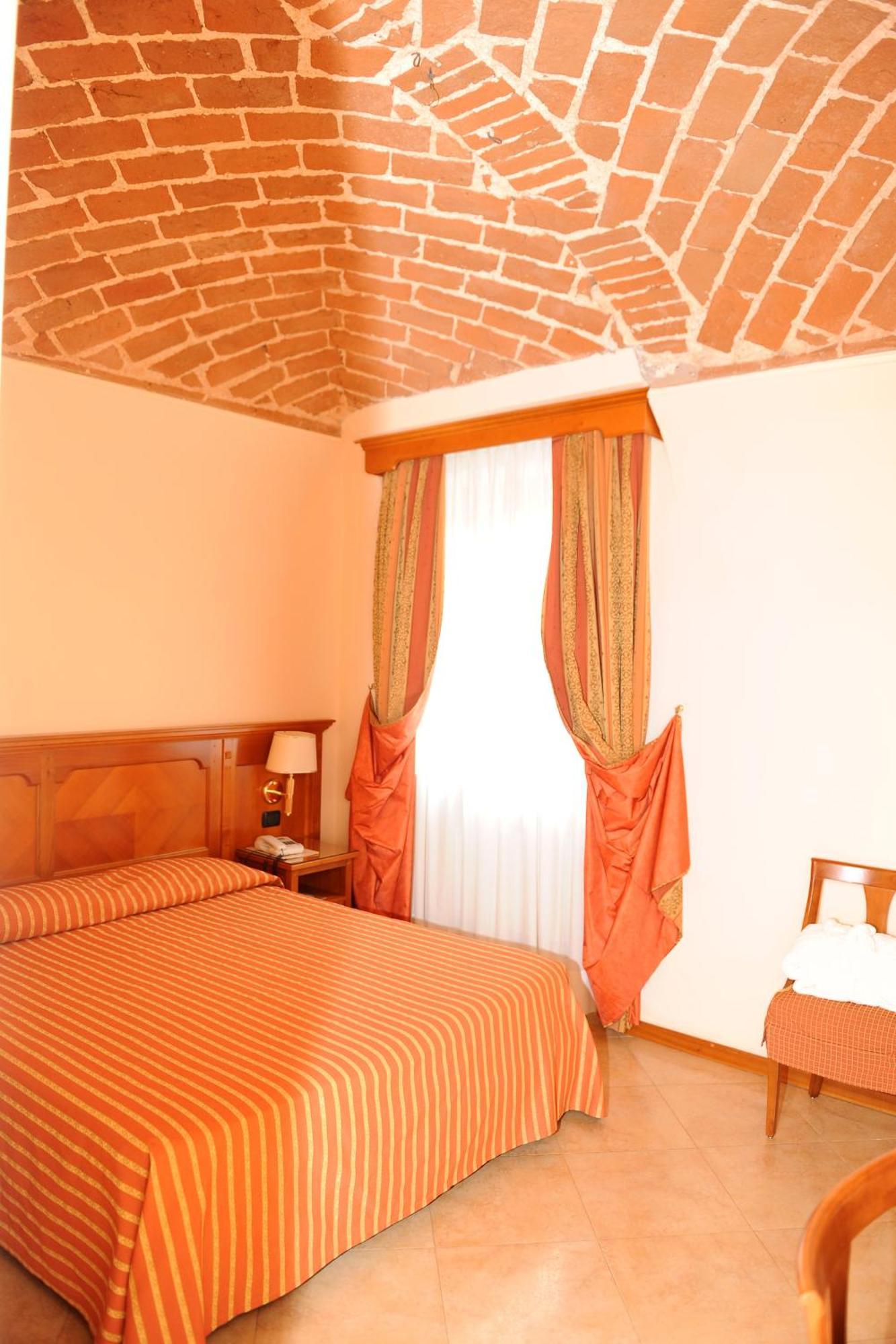 Hotel Acqui & Centro Benessere أكوي تيرمي الغرفة الصورة