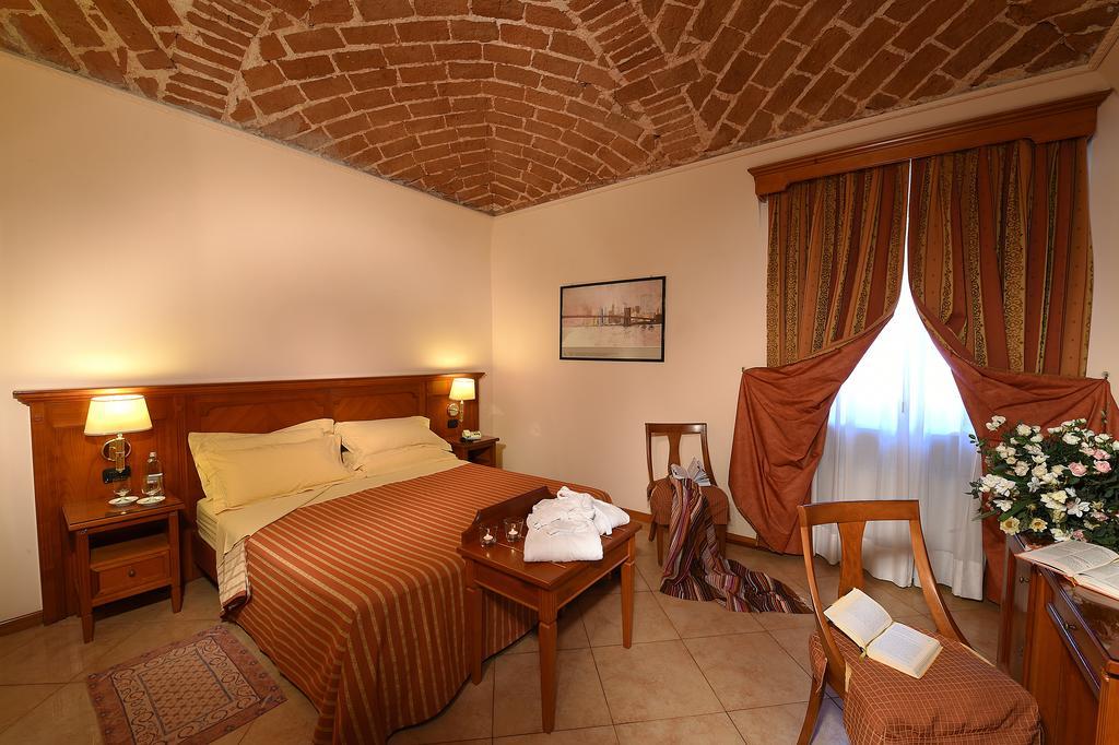 Hotel Acqui & Centro Benessere أكوي تيرمي الغرفة الصورة
