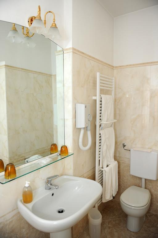 Hotel Acqui & Centro Benessere أكوي تيرمي المظهر الخارجي الصورة